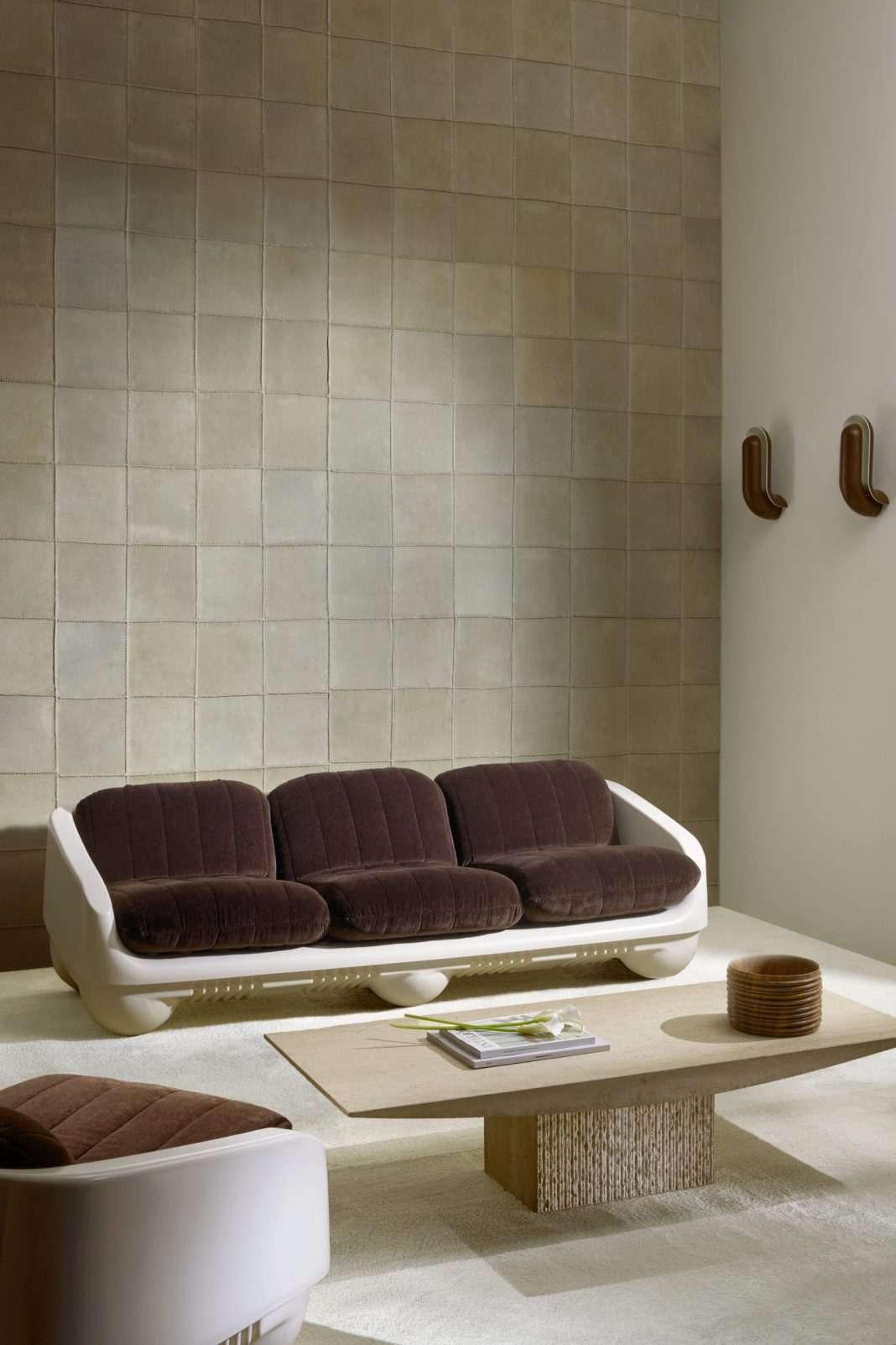 Allures_Reliure_29210_Roomshot_Print_HR Allures_Reliure_29210_Roomshot_Print_HR