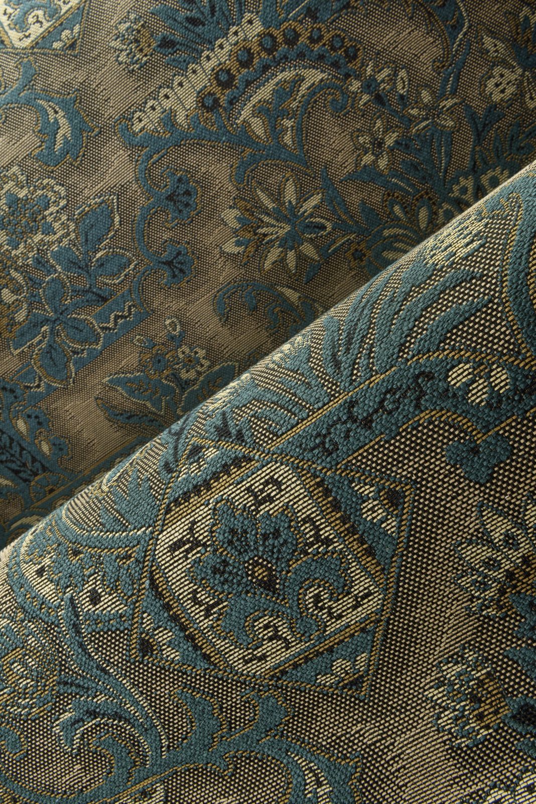 LesTapisseries_Brocade_97842_2_Mood_Print_HR