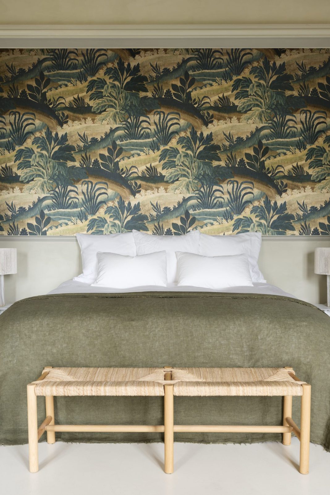 LesTapisseries_Collines_97900_Roomshot_Print_HR