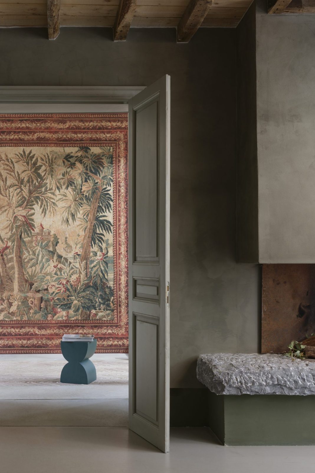 LesTapisseries_Floraison_97870_Roomshot_Print_HR