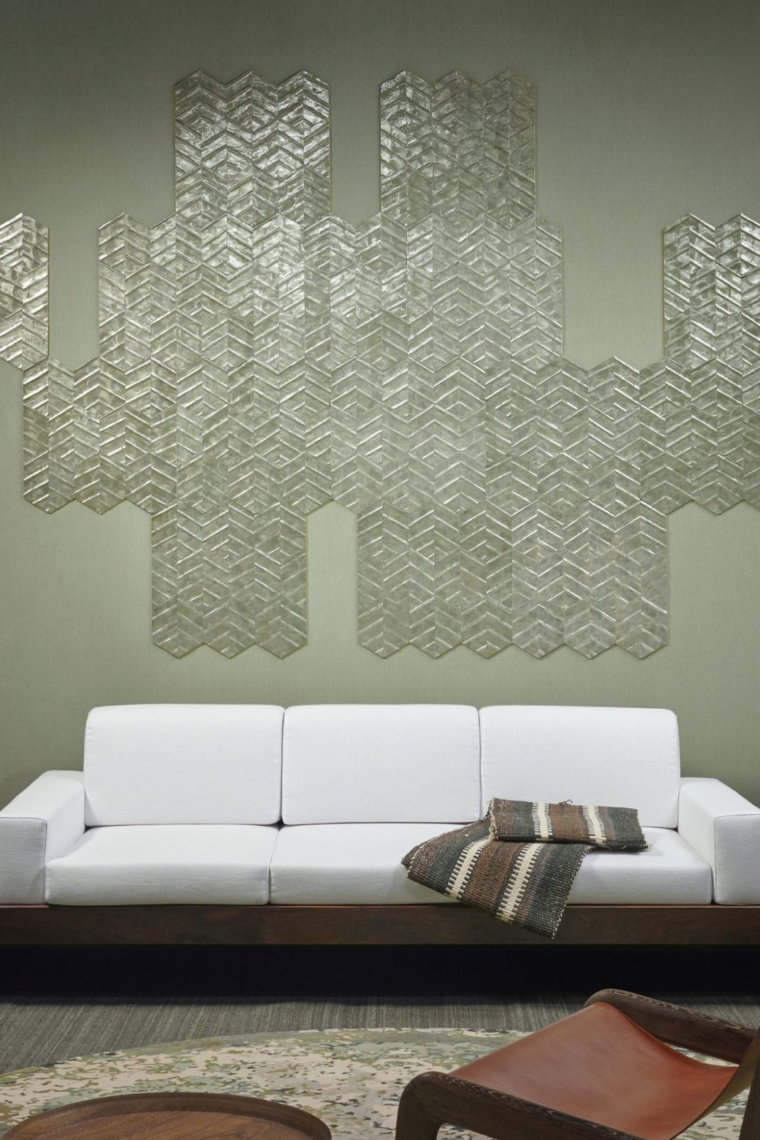 Luster_Lucea_70312_Roomshot_Print_HR Luster_Lucea_70312_Roomshot_Print_HR