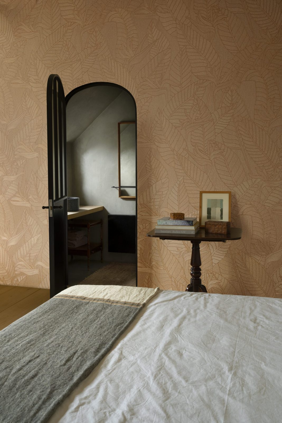 Tali_Strelitzia_60745_Roomshot_Print_HR Tali_Strelitzia_60745_Roomshot_Print_HR